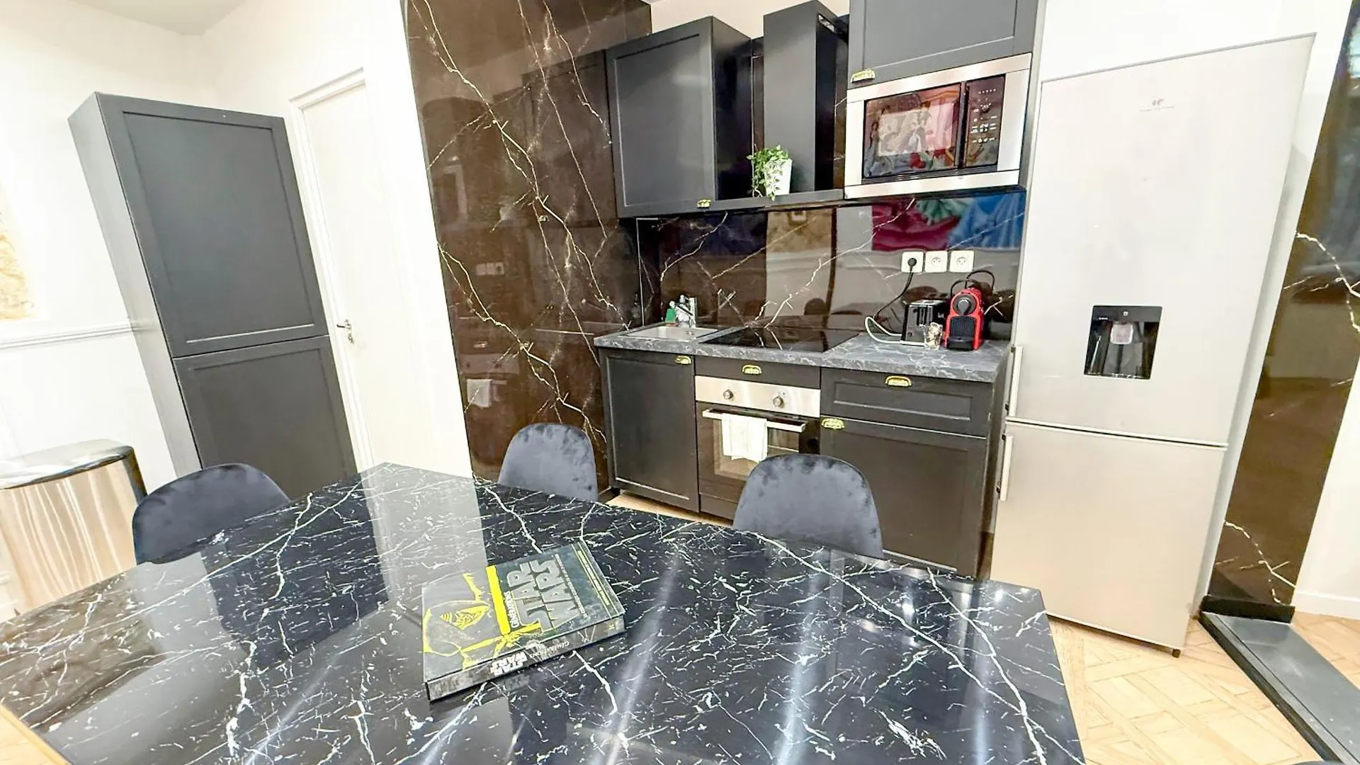 Urban Flat 74 - Disneyland In 아파트